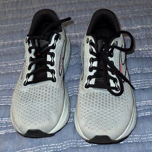 Ladies brooks glycerin 21